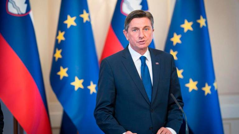 Pahor po përgatit një propozim për dialogun Kosovë-Serbi
